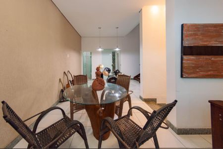 Casa para alugar com 600m², 5 quartos e 4 vagasSala 2