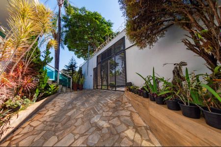 Casa para alugar com 600m², 5 quartos e 4 vagasÁrea externa