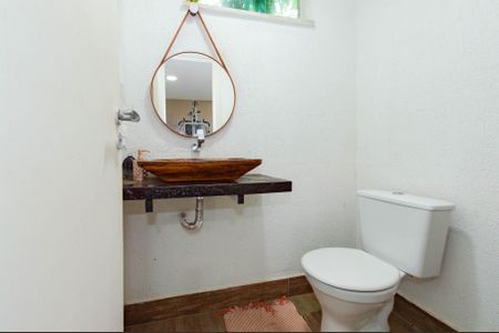 Casa para alugar com 600m², 5 quartos e 4 vagasBanheiro suíte 4