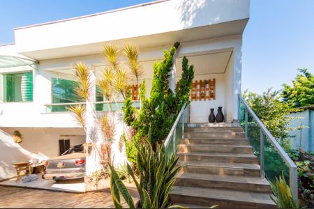 Casa para alugar com 600m², 5 quartos e 4 vagasÁrea externa