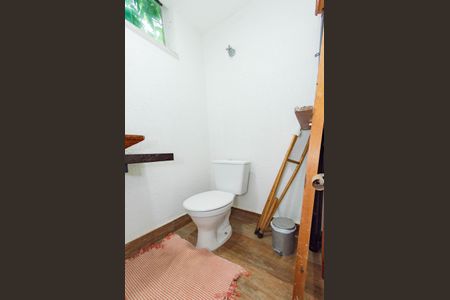 Casa para alugar com 600m², 5 quartos e 4 vagasBanheiro suíte 4