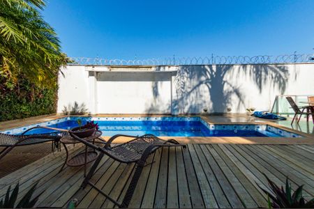 Casa para alugar com 600m², 5 quartos e 4 vagasÁrea externa