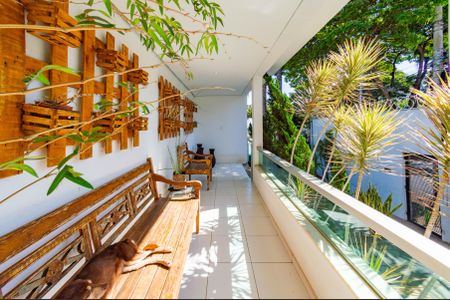 Casa para alugar com 600m², 5 quartos e 4 vagasVaranda