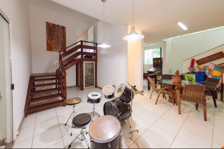 Casa para alugar com 600m², 5 quartos e 4 vagasSala 2