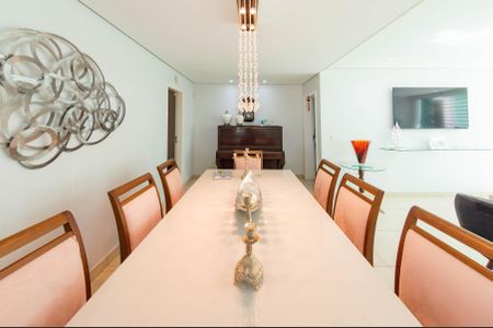 Casa para alugar com 600m², 5 quartos e 4 vagasSala