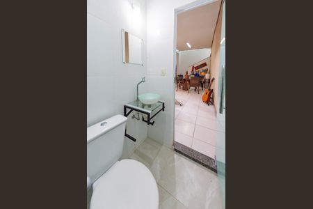 Casa para alugar com 600m², 5 quartos e 4 vagasBanheiro 1