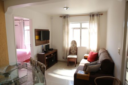 Casa à venda com 200m², 3 quartos e 2 vagasSala