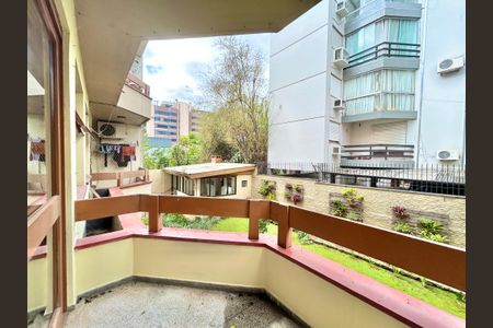 Apartamento à venda com 68m², 2 quartos e 1 vagaVaranda