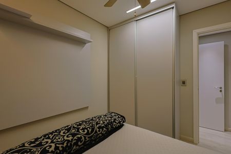 Apartamento à venda com 314m², 4 quartos e 5 vagas Apartamento à venda com 314m², 4 quartos e 5 vagasQuarto 1