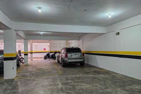 Apartamento à venda com 314m², 4 quartos e 5 vagas Apartamento à venda com 314m², 4 quartos e 5 vagasGaragem