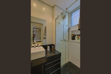 Apartamento à venda com 314m², 4 quartos e 5 vagas Apartamento à venda com 314m², 4 quartos e 5 vagasBanheiro da Suíte 2