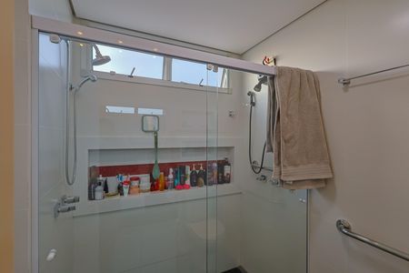 Apartamento à venda com 314m², 4 quartos e 5 vagas Apartamento à venda com 314m², 4 quartos e 5 vagasBanheiro da Suíte 1