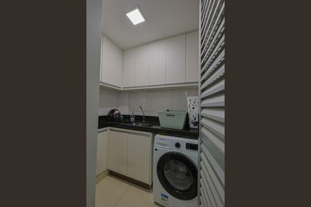 Apartamento à venda com 314m², 4 quartos e 5 vagas Apartamento à venda com 314m², 4 quartos e 5 vagasÁrea de Serviço