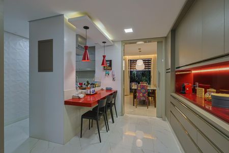 Apartamento à venda com 314m², 4 quartos e 5 vagas Apartamento à venda com 314m², 4 quartos e 5 vagasCozinha