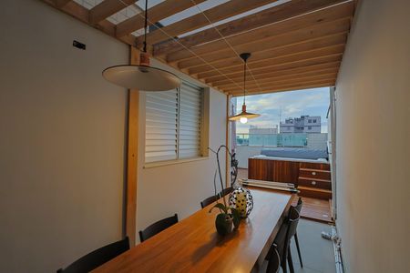 Apartamento à venda com 314m², 4 quartos e 5 vagas Apartamento à venda com 314m², 4 quartos e 5 vagasTerraço