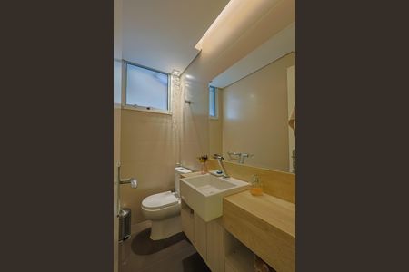 Apartamento à venda com 314m², 4 quartos e 5 vagas Apartamento à venda com 314m², 4 quartos e 5 vagasLavabo