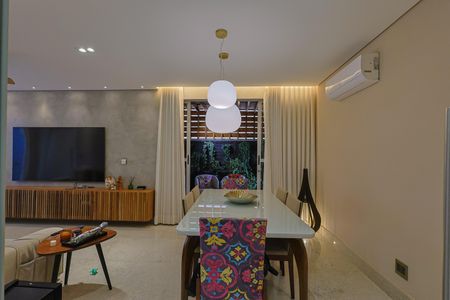 Apartamento à venda com 314m², 4 quartos e 5 vagas Apartamento à venda com 314m², 4 quartos e 5 vagasSala