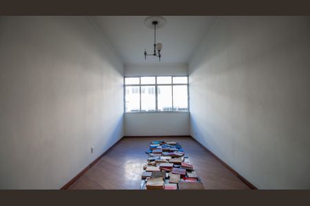 Apartamento à venda com 99m², 4 quartos e sem vagaSala