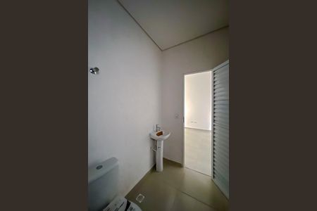 Banheiro de kitnet/studio para alugar com 1 quarto, 35m² em Jardim Analia Franco, São Paulo