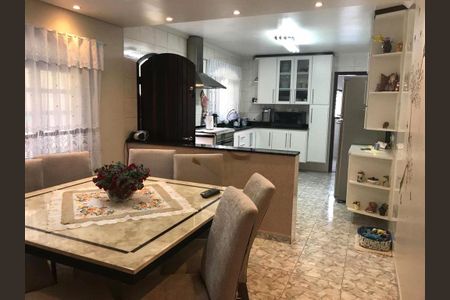 Casa à venda com 183m², 3 quartos e 5 vagas