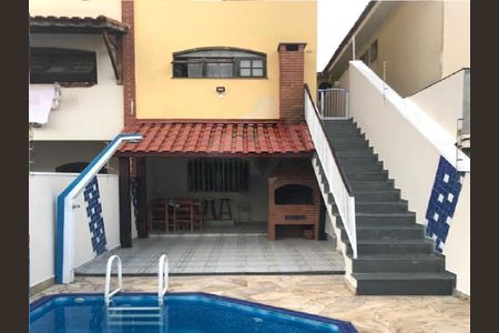 Casa à venda com 183m², 3 quartos e 5 vagas