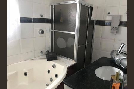 Casa à venda com 183m², 3 quartos e 5 vagas