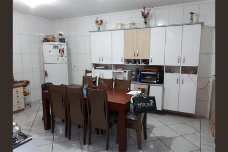 Casa à venda com 90m², 3 quartos e 4 vagas