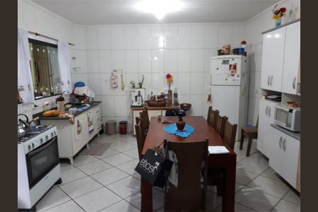 Casa à venda com 90m², 3 quartos e 4 vagas