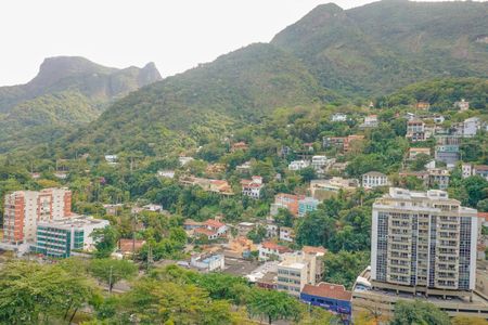 Apartamento à venda com 190m², 4 quartos e 2 vagas Apartamento à venda com 190m², 4 quartos e 2 vagasVista do Quarto 2