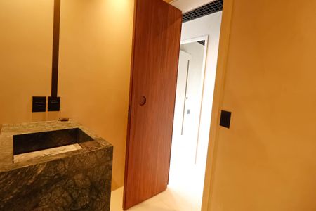 Apartamento à venda com 190m², 4 quartos e 2 vagas Apartamento à venda com 190m², 4 quartos e 2 vagasBanheiro