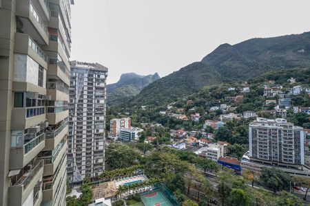 Apartamento à venda com 190m², 4 quartos e 2 vagas Apartamento à venda com 190m², 4 quartos e 2 vagasVista do Quarto 2