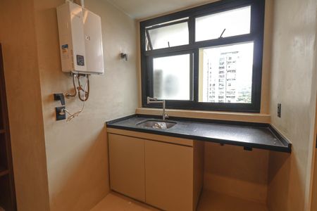 Apartamento à venda com 190m², 4 quartos e 2 vagas Apartamento à venda com 190m², 4 quartos e 2 vagasÁrea de Serviço