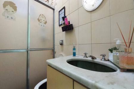 Casa à venda com 124m², 3 quartos e 4 vagasBanheiro