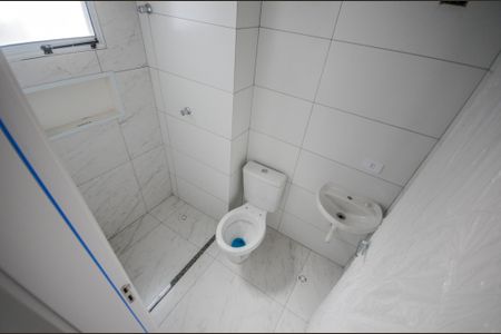 Banheiro de apartamento à venda com 1 quarto, 34m² em Vila Mangalot, São Paulo