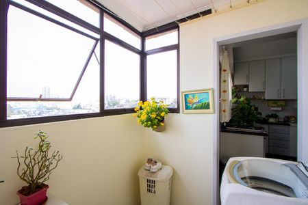 Apartamento à venda com 65m², 2 quartos e 2 vagasÁrea de serviço