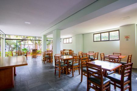 Apartamento à venda com 65m², 2 quartos e 2 vagasÁrea comum - Salão de festas