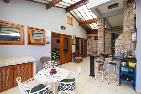 Casa à venda com 120m², 3 quartos e 2 vagasVaranda com Churrasqueira