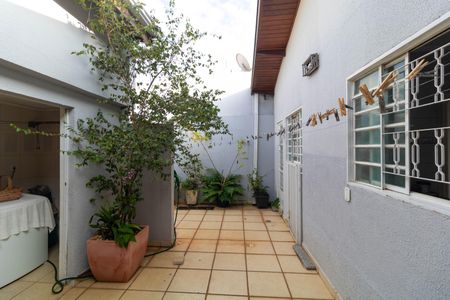 Casa à venda com 120m², 3 quartos e 2 vagasQuintal