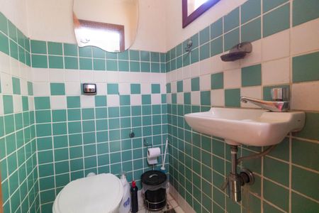 Casa à venda com 120m², 3 quartos e 2 vagasLavabo da Varanda com Churrasqueira