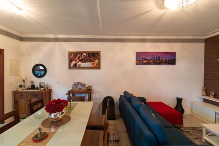 Casa à venda com 120m², 3 quartos e 2 vagasSala