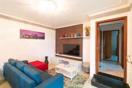 Casa à venda com 120m², 3 quartos e 2 vagasSala