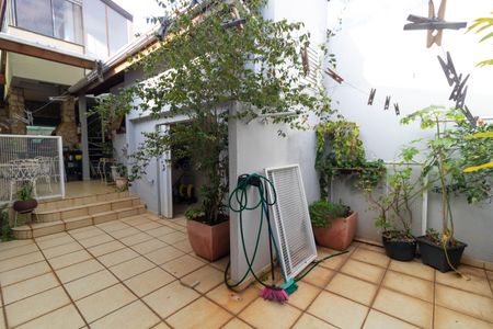 Casa à venda com 120m², 3 quartos e 2 vagasQuintal