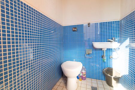 Casa à venda com 120m², 3 quartos e 2 vagas  Área comum Banheiro do Salão do Mezanino