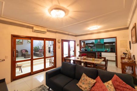 Casa à venda com 120m², 3 quartos e 2 vagasSala