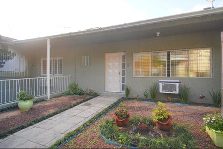 Casa à venda com 200m², 3 quartos e 4 vagasFachada