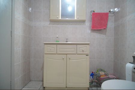 Casa à venda com 200m², 3 quartos e 4 vagasBanheiro da Suíte 2