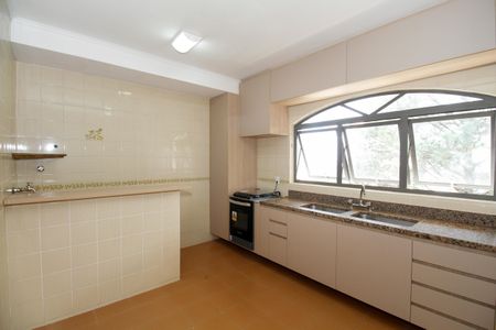 Casa à venda com 320m², 3 quartos e 4 vagasCozinha