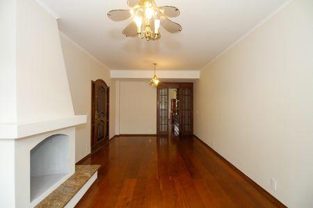 Casa à venda com 320m², 3 quartos e 4 vagasSala 