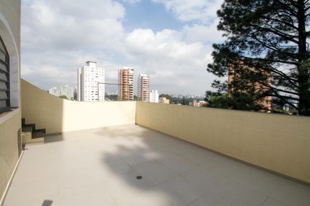 Casa à venda com 320m², 3 quartos e 4 vagasQuintal