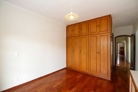 Casa à venda com 320m², 3 quartos e 4 vagasSuíte 1